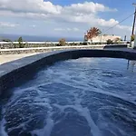 D' Amigos Superior Cave House With Outdoor Hottub 公寓