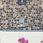 D' Amigos Superior Cave House With Outdoor Hottub