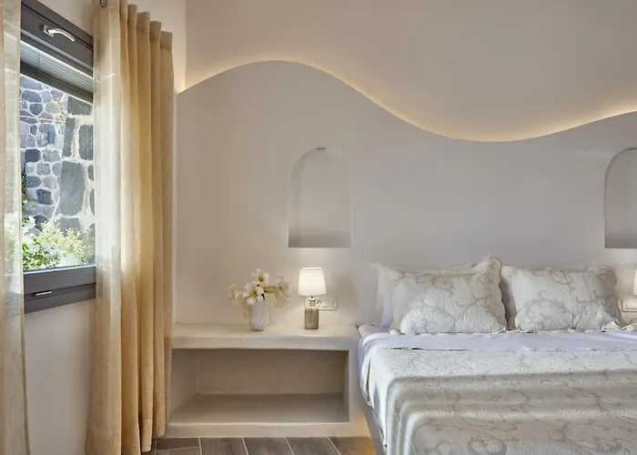 D' Amigos Superior Cave House With Outdoor Hottub * Vourvoúlos